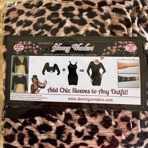 Sleevey Wonders long sleeve leopard print XL new in package